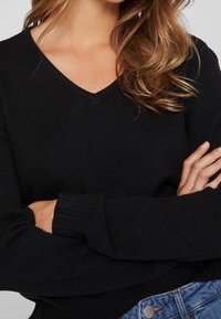 VILA Stickad tröja - black