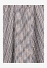 Unselected, dark brown