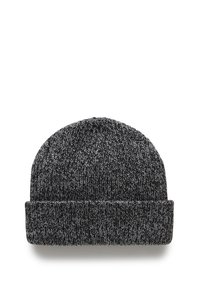 Cappello di maglia grigio scuro e nero con risvolto, mostrato su uno sfondo bianco.
