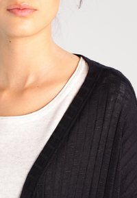 Vero Moda Kofta - black