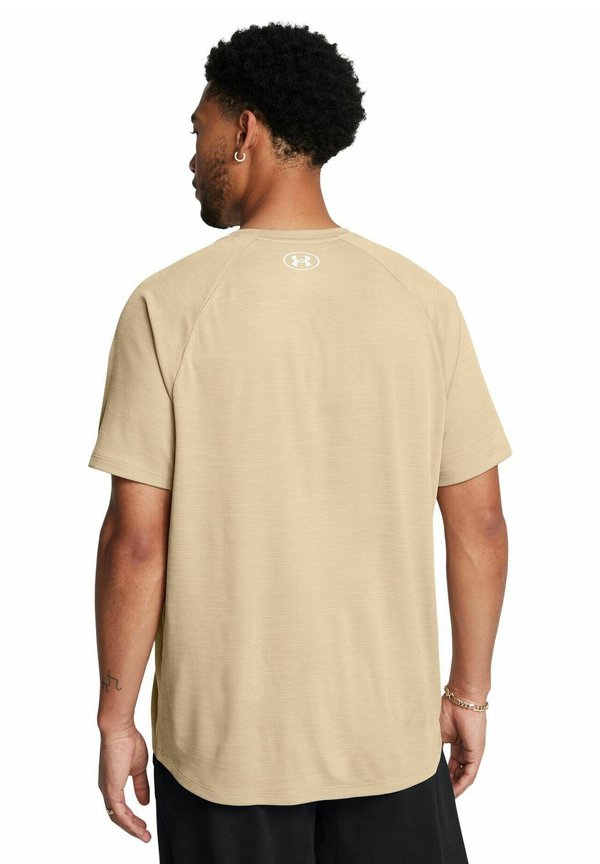 TECH TEXTURED - Basic T-shirt - beige3