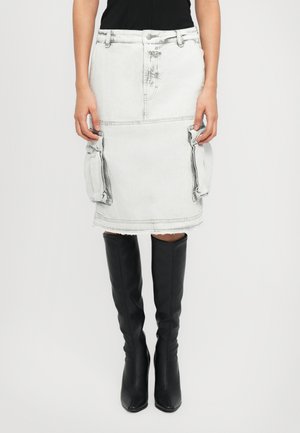 MY OWN MIND FRAYED SKIRT - Denim skirt - washed grey/white