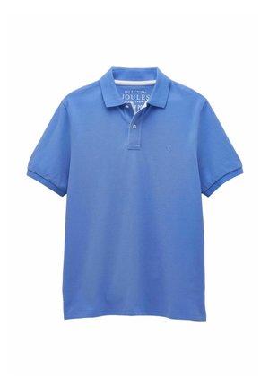 Blaues kurzärmeliges Poloshirt mit Kragen und zweiknöpfiger Knopfleiste, mit einem dezenten, gestickten Logo auf der Brust.