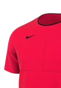 T-shirt rossa Nike con maniche corte, scollatura rotonda e logo nero sul lato sinistro del petto. Tessuto liscio senza motivi o dettagli visibili.