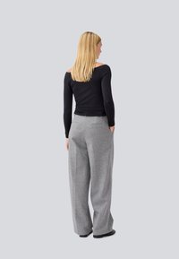 Modström TANSY - Pikkade varrukatega topp - black