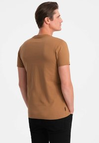 Ombre T-shirts basic - brown