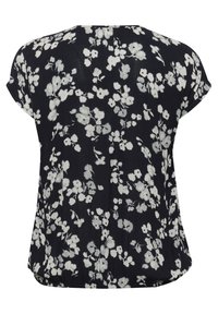 Blusa floreale scura con maniche corte, caratterizzata da un motivo floreale bianco su sfondo nero. Tessuto leggero con una vestibilità comoda.