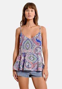 Top peplum senza maniche in vivace motivo paisley, con una combinazione di colori blu, rosa e verde, dotato di spalline delicate e una silhouette svasata.