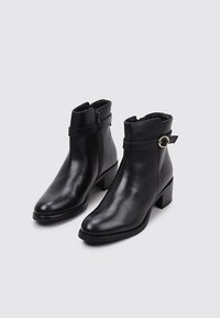 Sandra Fontán Boots à talons - black