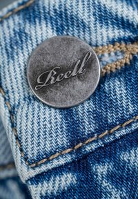 Reell LOWFLY - Vaqueros boyfriend - classic light blue