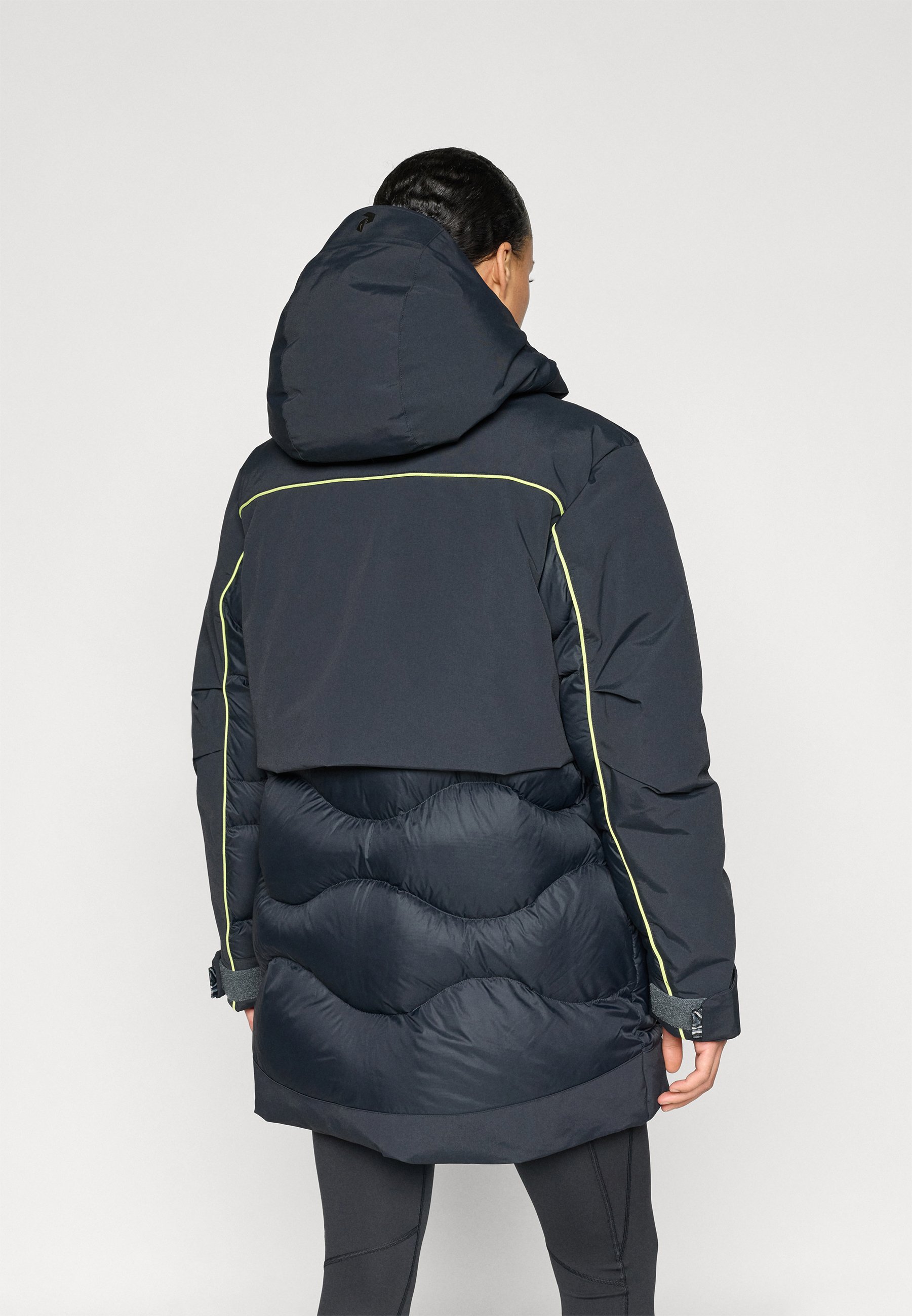 Peak Performance INFUSION HELIUM PARKA - Down coat - black