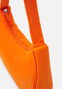 Monki Mala de mão - orange