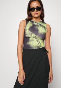 Monki Saia evasé - black dark