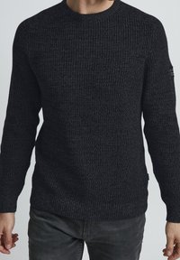 11 Project Pullover - black