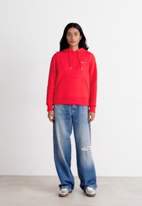 GANT SHIELD HOODIE - Sweatshirt - bright red