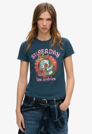 Teal bomuld t-shirt med rund halsudskæring, der har et farverigt kraniegrafik fletninger med en slange og roser, med teksten "Superdry Los Angeles".