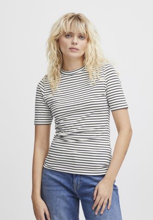 T-shirt à manches courtes rayé en crème et bleu marine, avec un col rond et une texture douce. Design ajusté avec un léger détail torsadé à la taille.
