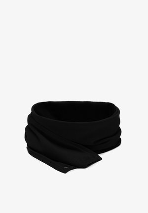 Fekete, puha anyagból készült nyakmelegítő, varrat nélküli kialakítással. Hengeres formája és réteges hajtások biztosítják a meleget és a kényelmet.