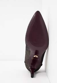 Tamaris Heart & Sole Zapatos altos - bronze