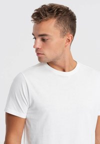 Ombre T-shirts basic - white
