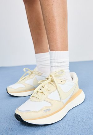 PHOENIX LEDERSCHUH MIT WAFFELPROFIL - Treniņu apavi - summit white/coconut milk/sesame/sail/black/metallic silver
