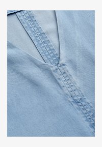 Ausgewählt, light blue denim