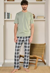 Next MOTIONFLEX COSY SET STANDARD - Nattplagg set - green white check