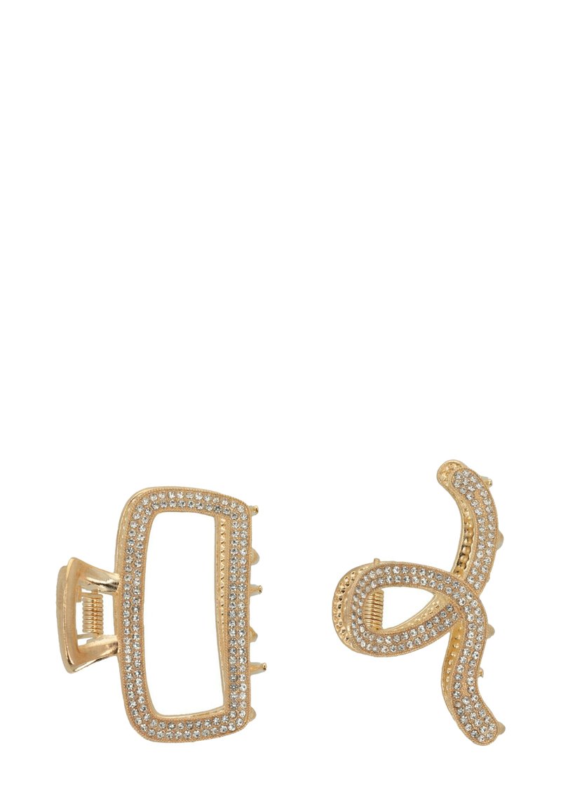 Clip per capelli dorati con strass trasparenti. Uno è rettangolare con una superficie liscia; l'altro ha un design intrecciato e texture.