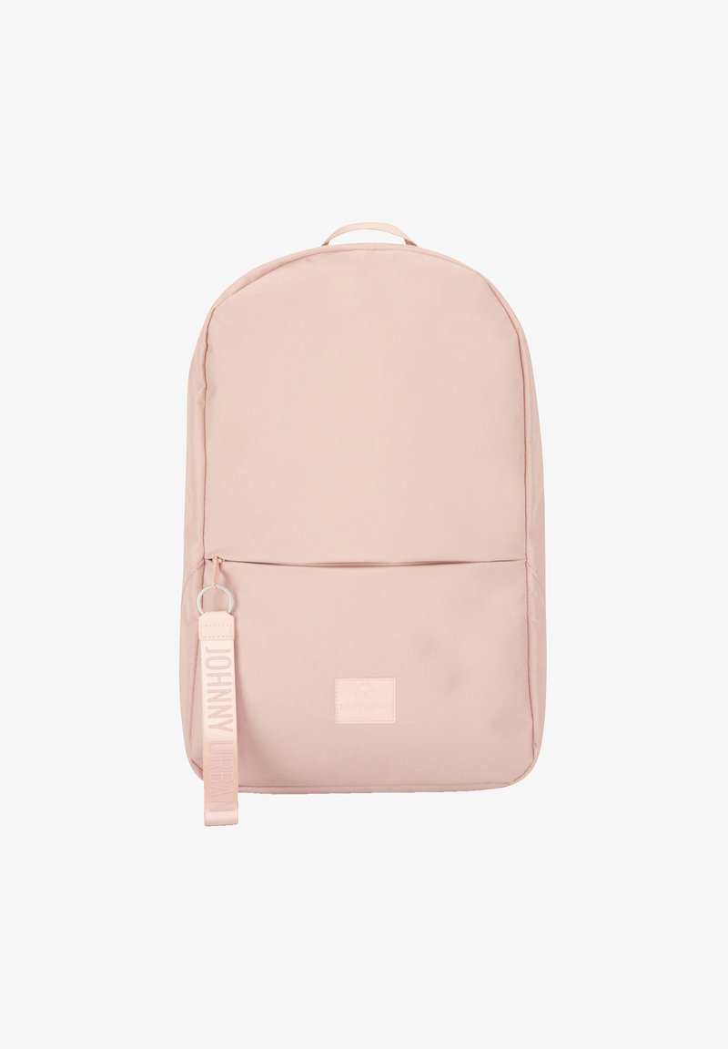 Ružový látkový batoh s okrúhlym tvarom, predným zipsovým vreckom a bočným popruhom s nápisom "JOHNNY URBAN." Hladká textura a minimalistický dizajn.