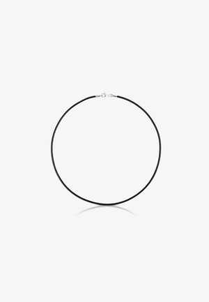 Czarna skórzana choker, okrągły kształt, gładka faktura, z zapięciem w srebrnym kolorze dla bezpiecznego zamknięcia i prostym wzorem.