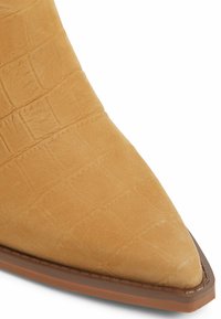 ALDO WESTERN NEVADA FLEX - High heeled boots - butterscotch