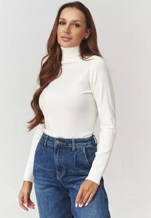 - Sweter