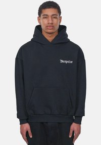 Schwarzer Kapuzenpullover mit Fronttasche, Kordelzugkapuze und weißem "Dropsize"-Text. Hat eine lockere Passform sowie gerippte Bündchen und Saum.