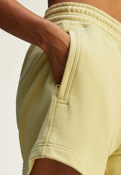 adidas by Stella McCartney TERRY SHO - Träningsshorts - halo gold