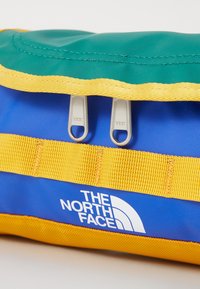 The North Face TRAVEL CANISTER - Necessär - blue/red/summit gold
