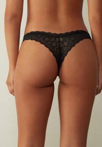 Intimissimi 80s Style Brazilian - String - nero