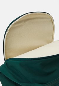 The North Face W NEVER STOP DAYPACK - Turistinė kuprinė - hunter green