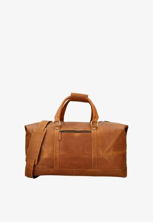 Bolsa de viaje de cuero marrón con asas superiores, correa de hombro ajustable y bolsillo frontal con cremallera sobre un fondo blanco.