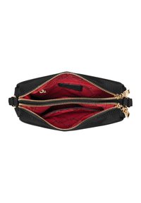 Borsa in pelle nera con due cerniere dorate, foderata internamente in rosso con un motivo e compartimenti per l'organizzazione. Esterno testurizzato.