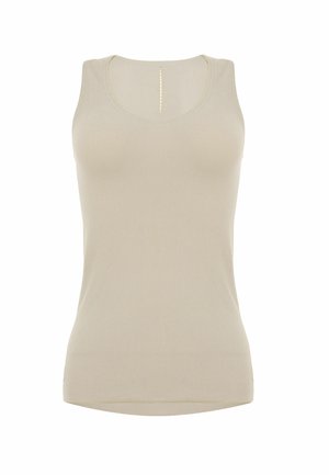 Beige mouwloze tanktop met een ronde hals en aansluitende pasvorm op een witte achtergrond.