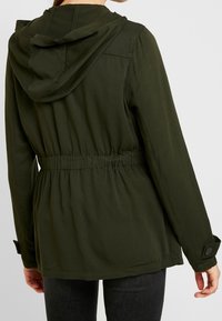 ONLY Chaqueta fina - khaki