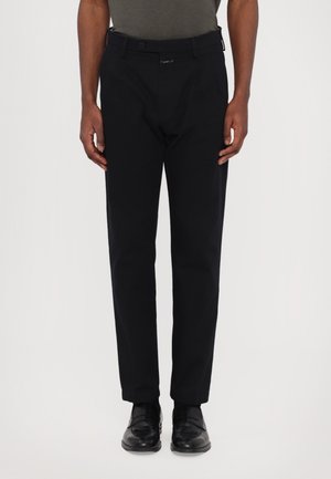 BERGEN TAPERED - Pantalon classique - black