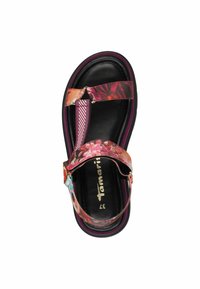 Blumenmuster-Sandalette mit einem mehrfarbigen Obermaterial aus Stoff, schwarzer gepolsterter Sohle und verstellbarem Riemen mit goldenen Hardware-Details.