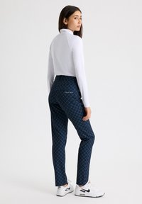 Röhnisch CHIE COMFORT - Tygbyxor - micro r check navy