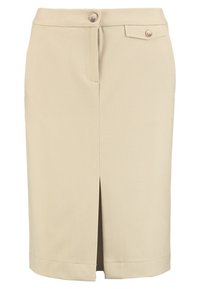 Jupe crayon beige de longueur genou avec fente avant, fermeture à boutons et petit détail de rabat boutonné sur la taille.