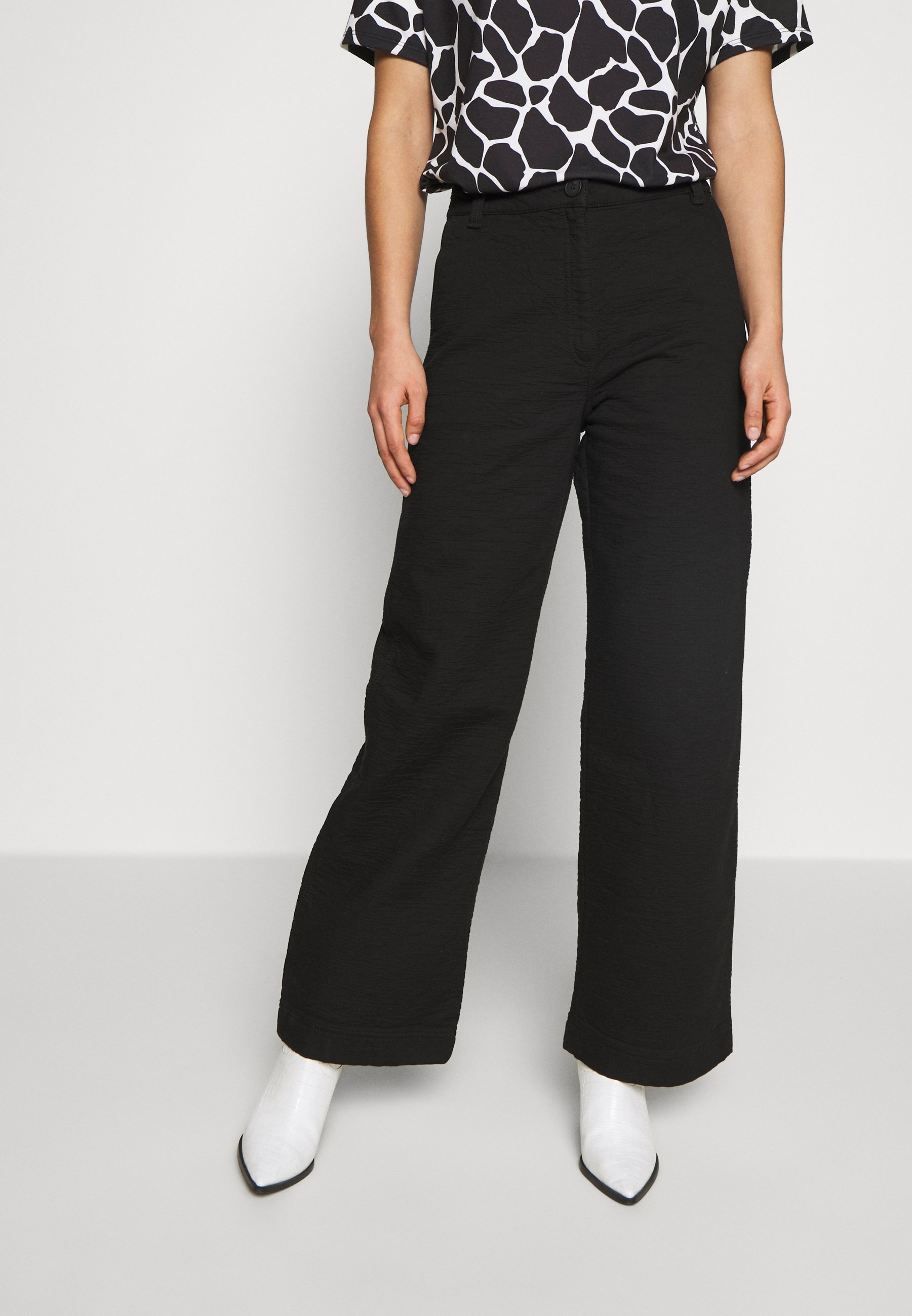 Weekday DELILAH TROUSER Bukse blacksvart Zalando.no Weekday DELILAH TROUSER - Bukse - black