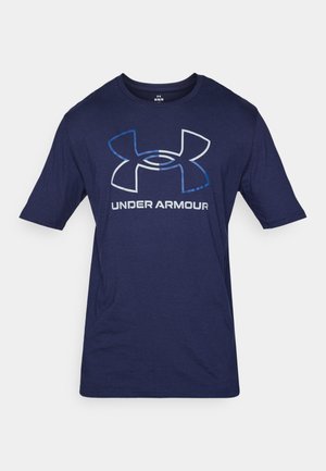 Tumed sinine lühikeste varrukatega T-särk, mis on valmistatud pehmest kangast ja mille esiosas on suur valge ja sinine Under Armouri logo.