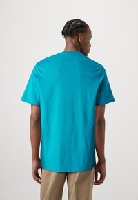 Lyle & Scott Basic póló - leisure blue