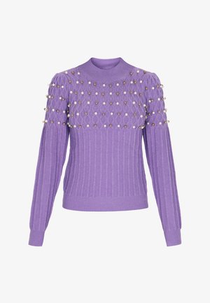 Paarse gebreide trui met ribbelstructuur, voorzien van een ronde halslijn en versierde pofmouwen versierd met gouden en parelachtige kralen.