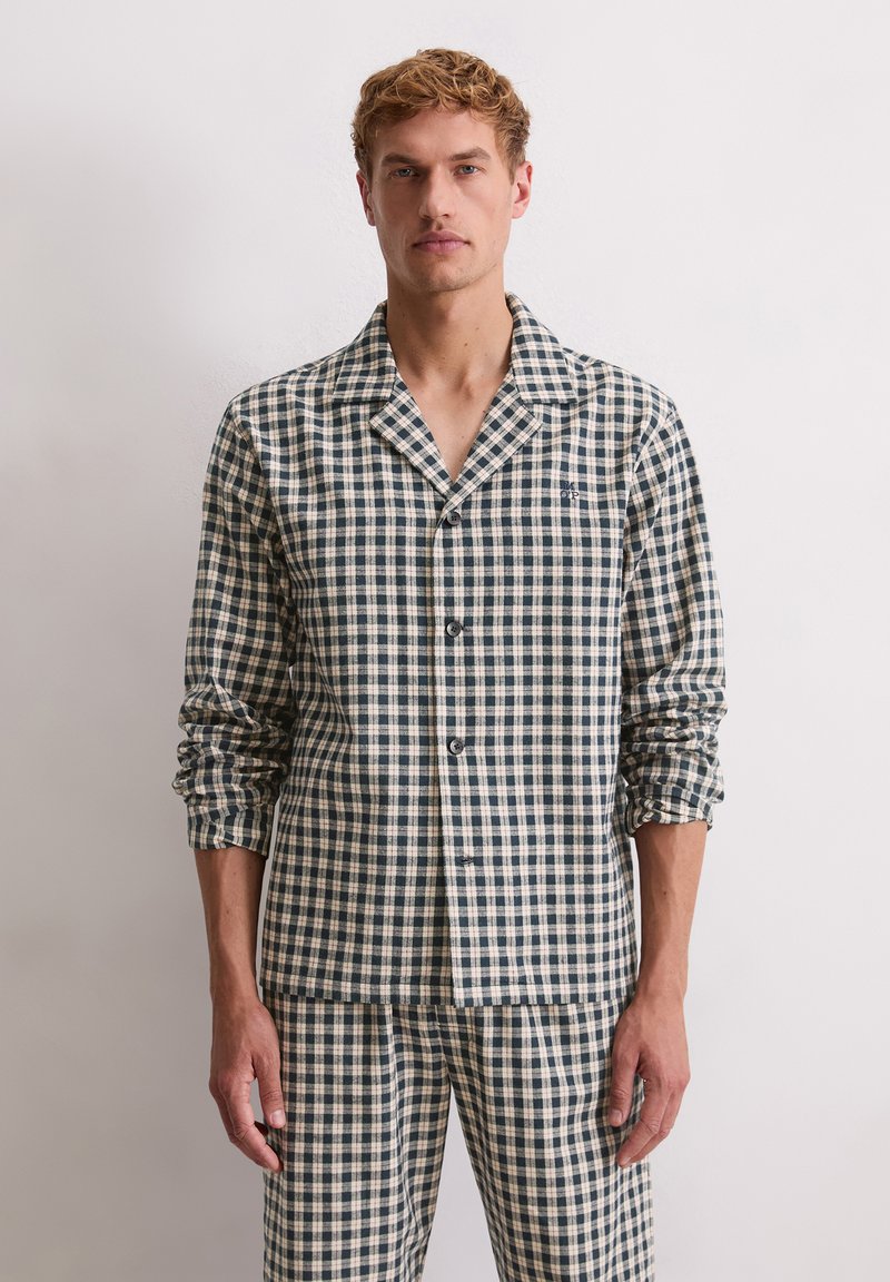 Set di pigiami da uomo con bottoni, in motivo vichy blu navy e beige, caratterizzato da colletto a revers, maniche lunghe e vestibilità comoda.